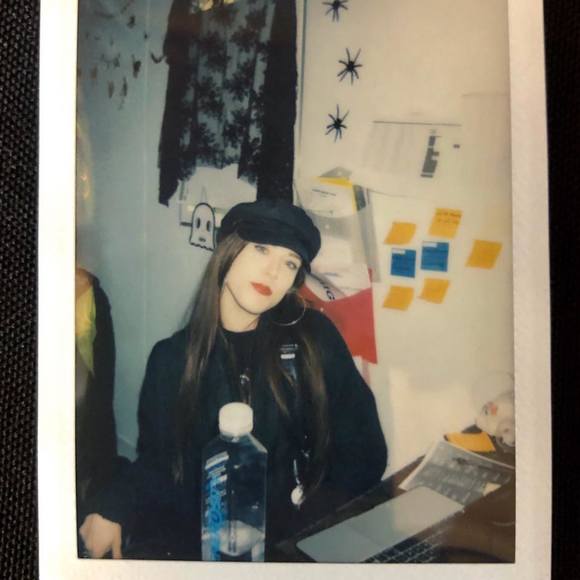 Meet your Posher, Nina - Picture 1 of 1